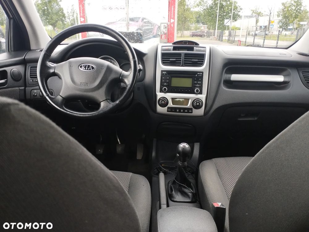 Kia Sportage 2.0 Tour - 12