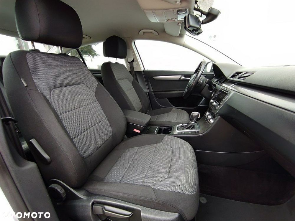 Volkswagen Passat - 13