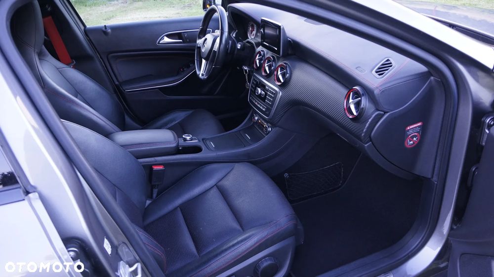 Mercedes-Benz Klasa A 250 Sport 4Matic 7G-DCT - 13