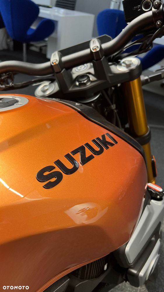 Suzuki T - 9