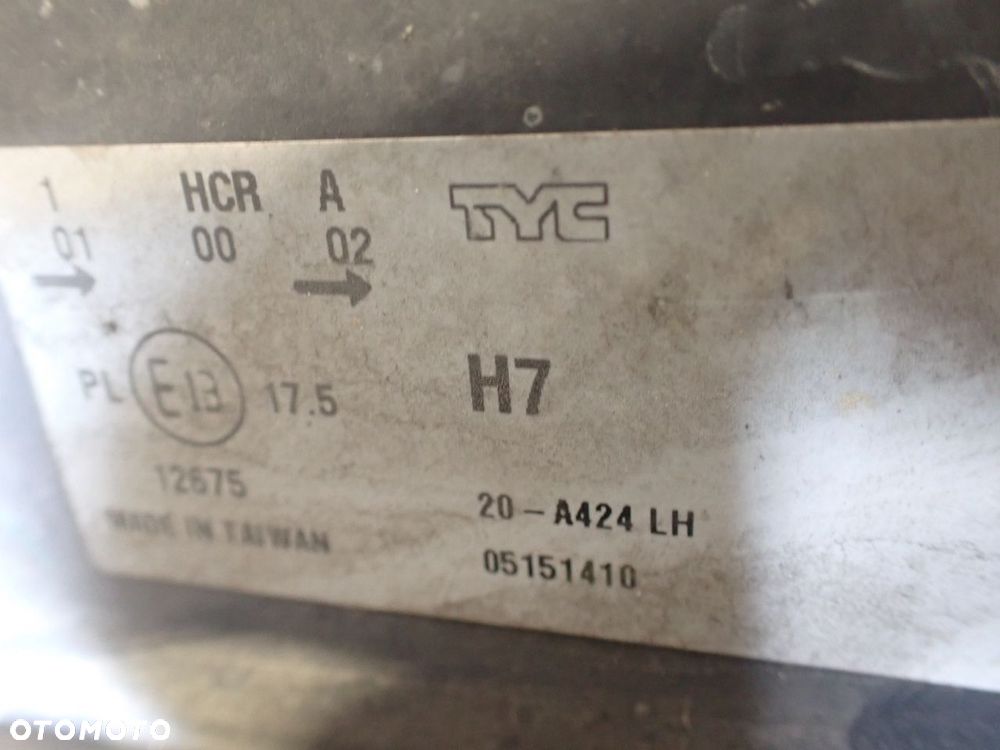 LAMPA LEWA PRZEDNIA SOCZEWKA OPEL CORSA-C 1.0 - 8