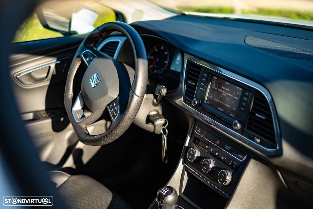 SEAT Leon ST 2.0 TDI S&S FR - 25