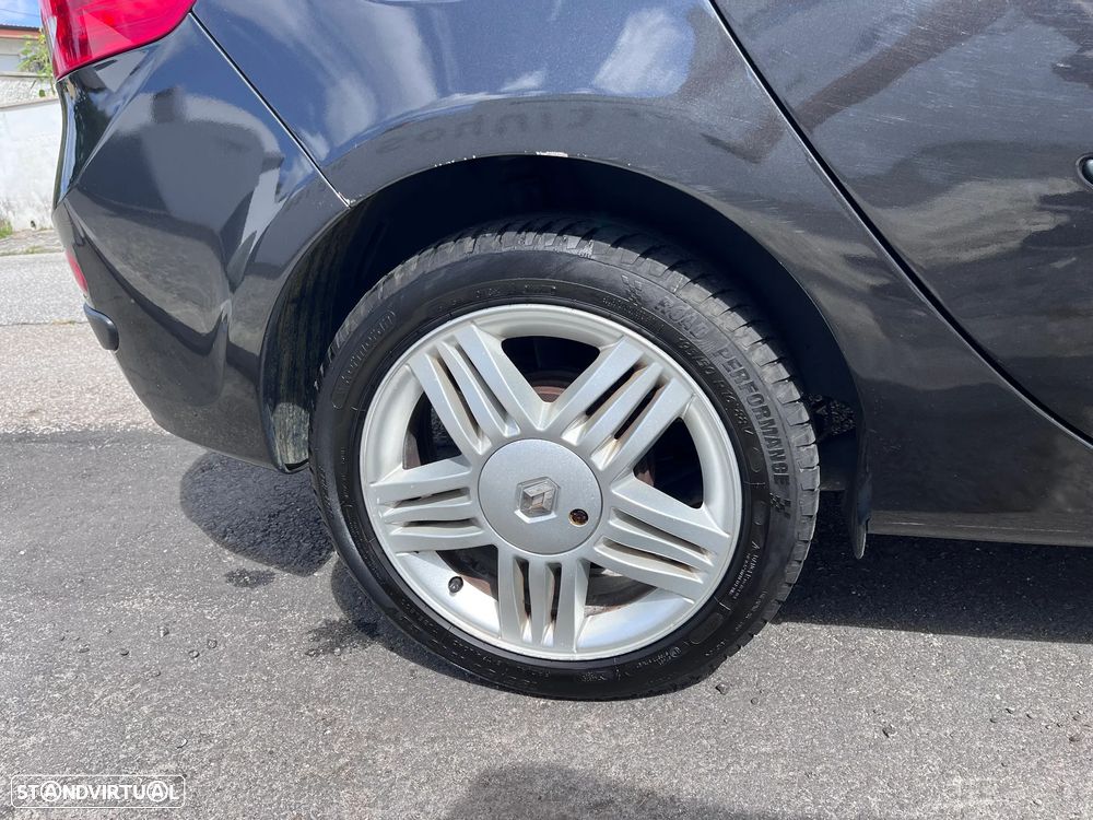 Renault Clio Break - 11