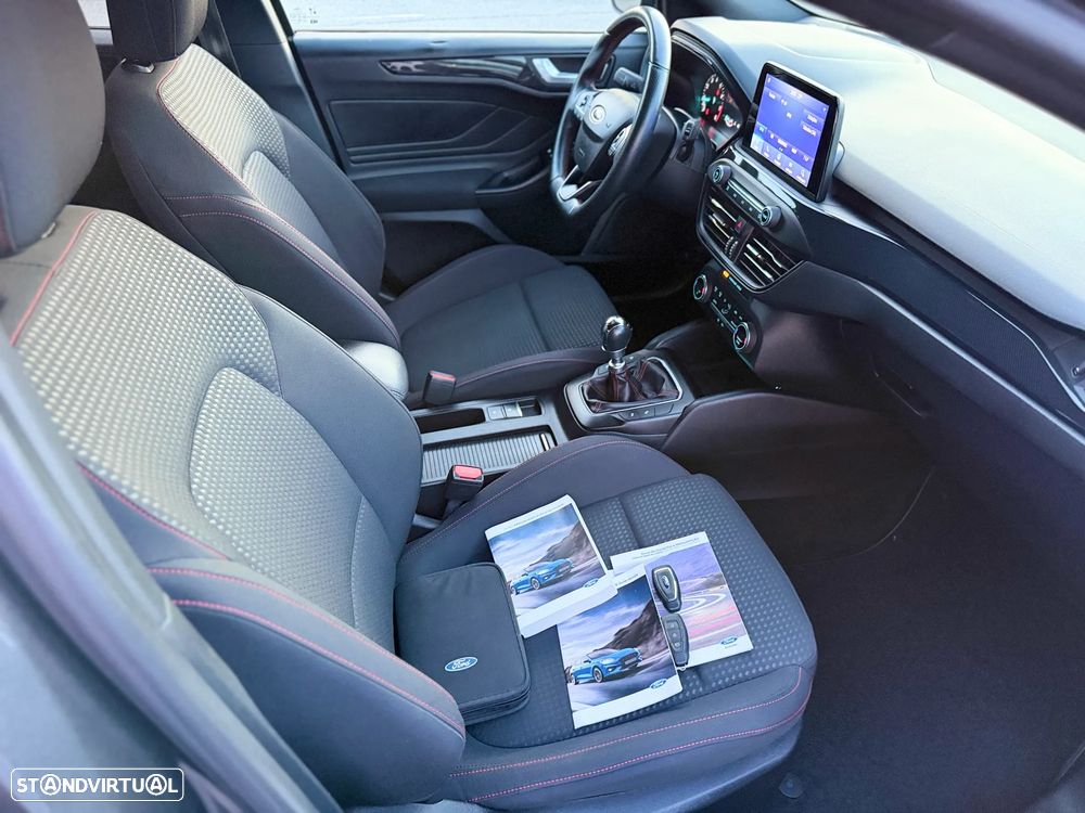 Ford Focus SW 1.0 EcoBoost MHEV ST-Line - 9