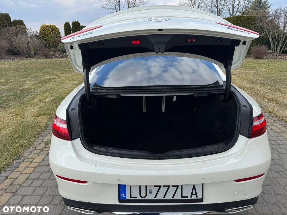 Mercedes-Benz Klasa E 400 4-Matic 9G-TRONIC - 16