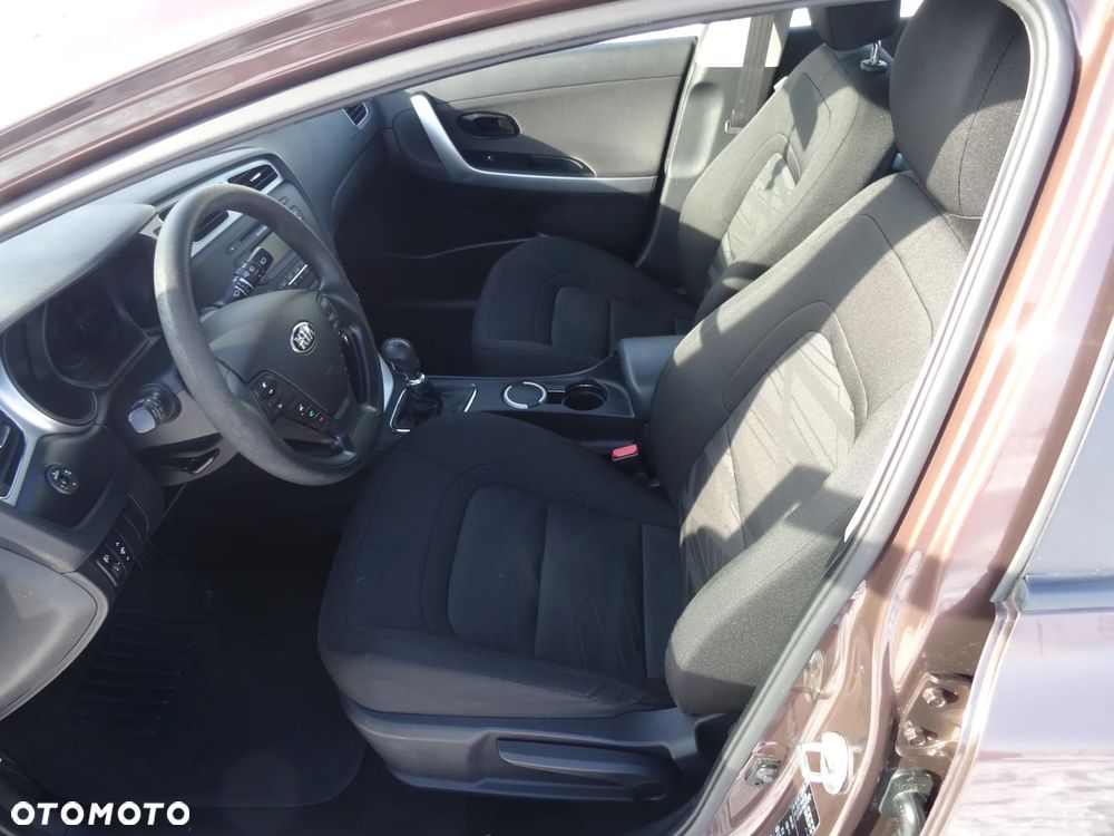 Kia Ceed 1.4 CVVT Attract - 10