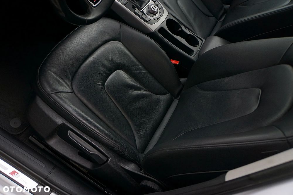 Audi A4 Avant 2.0 TDI DPF clean diesel S line Sportpaket - 25