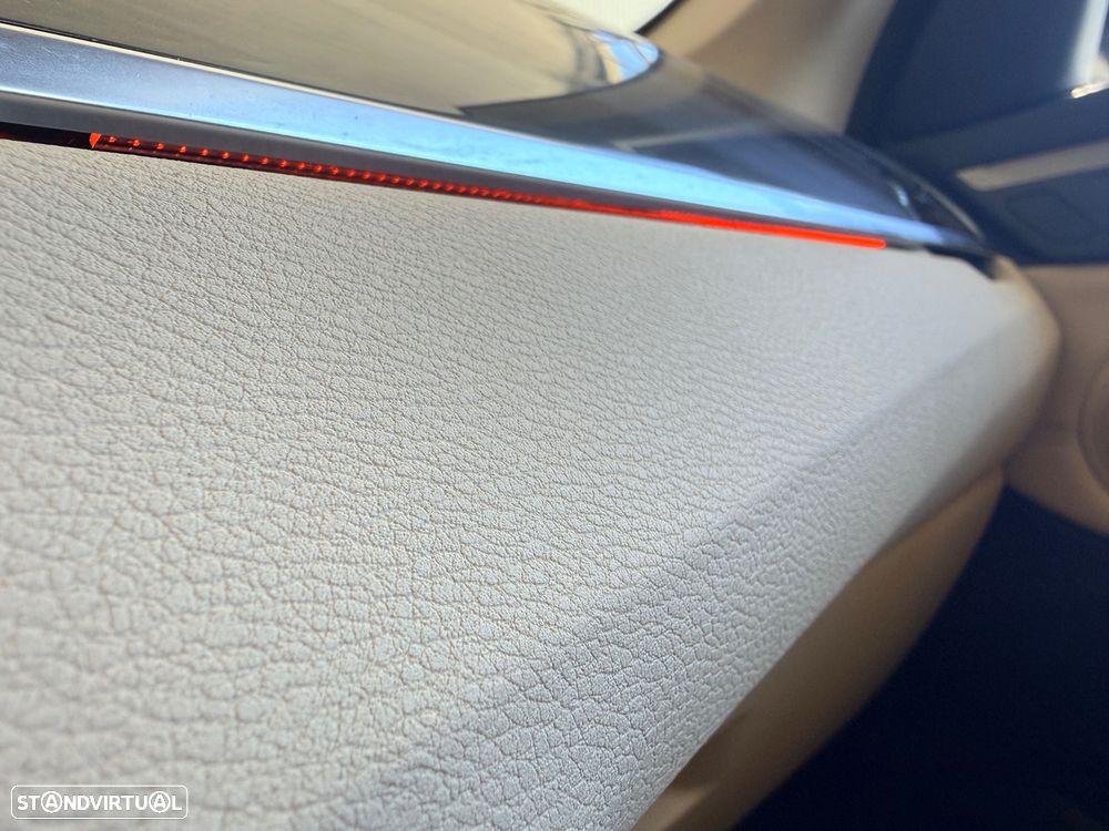 BMW X1 16 d sDrive Line xLine - 37