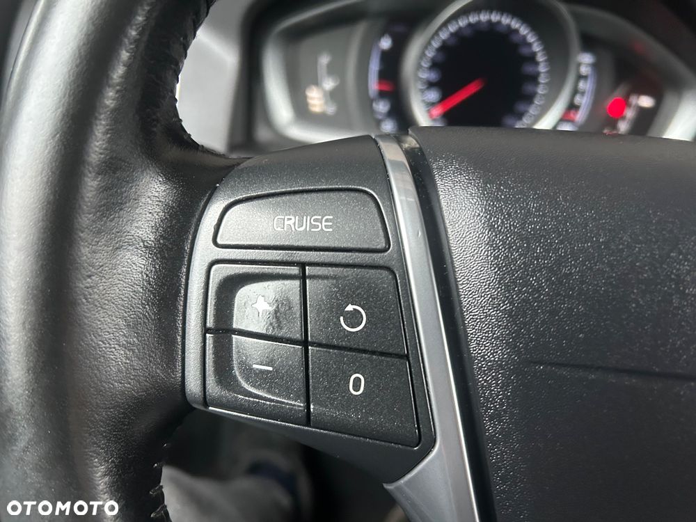 Volvo XC 60 D3 Geartronic Momentum - 39