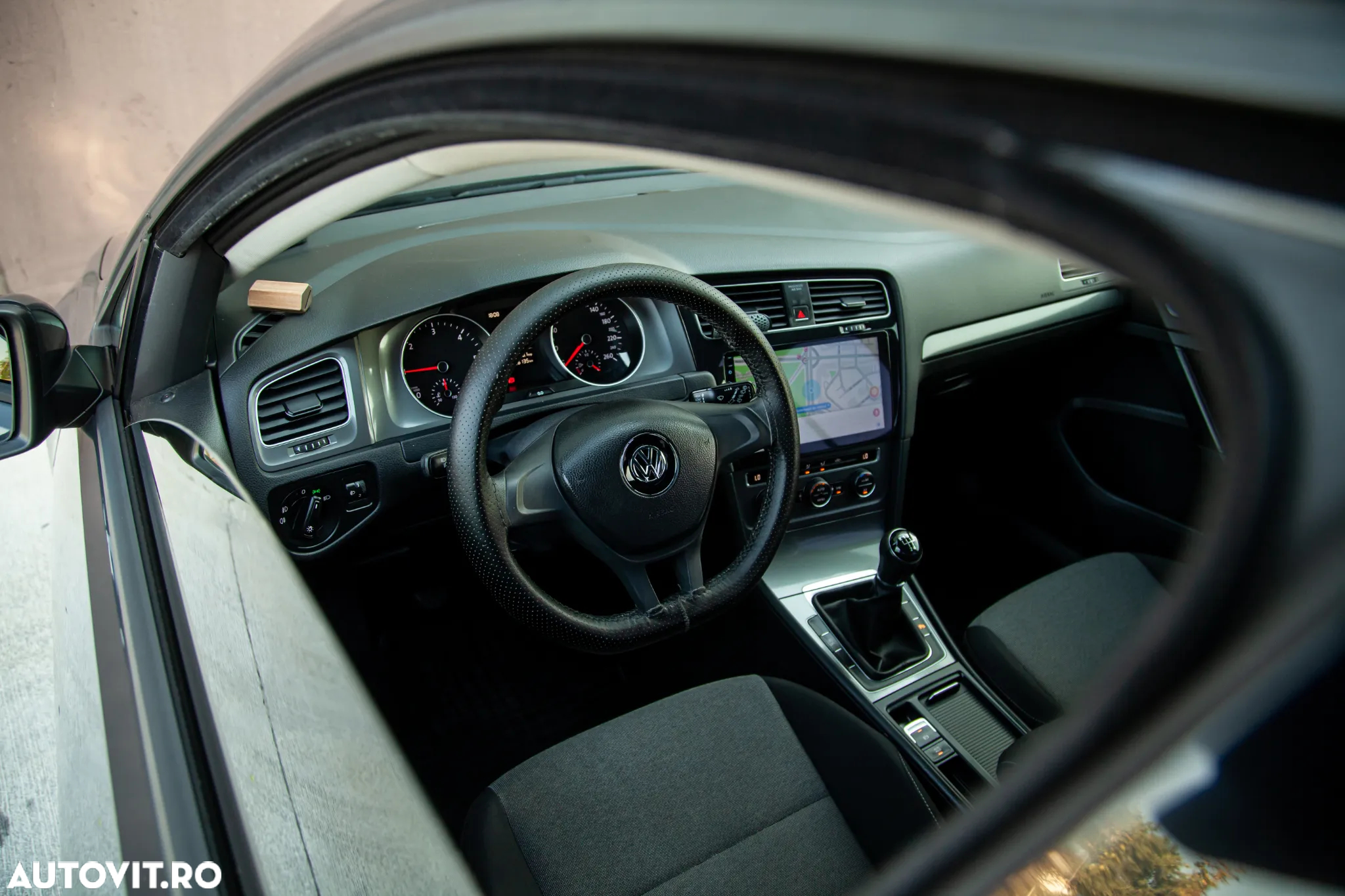 Volkswagen Golf - 18