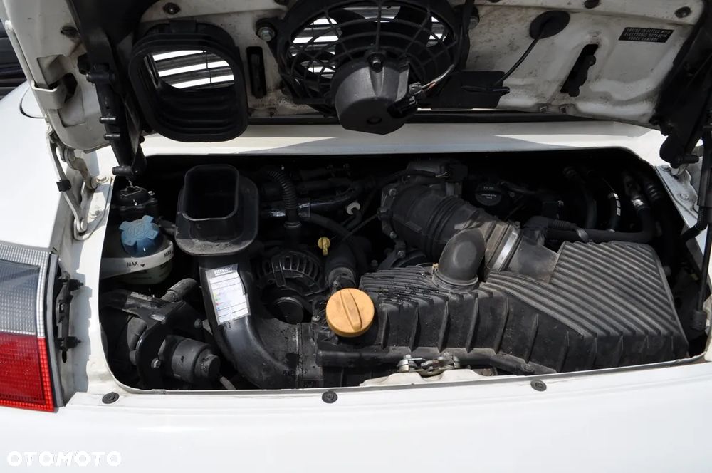 Porsche 911 Carrera - 16