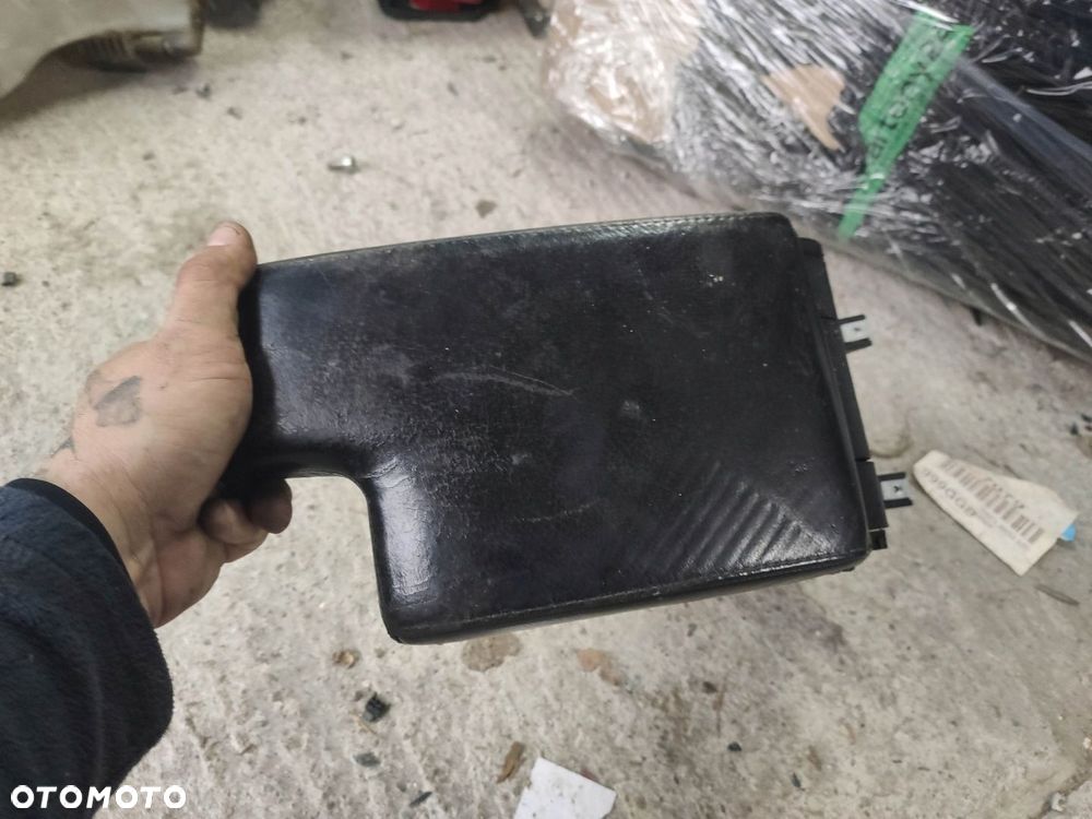 CC PODŁOKIETNIK EUROPA BMW 3 E46 8213678 - 2