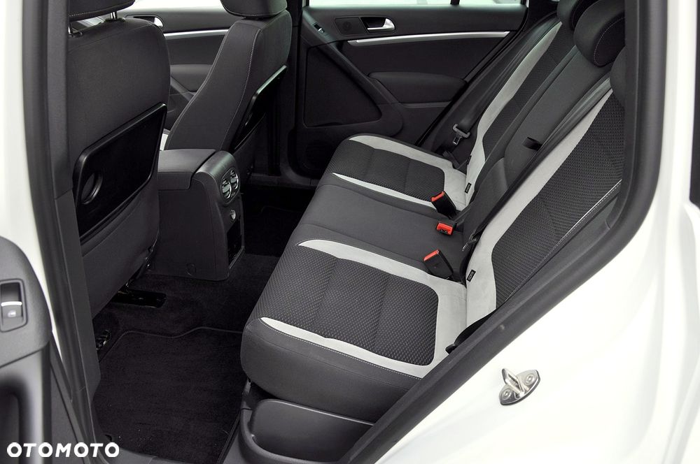 Volkswagen Tiguan 2.0 TDI 4Mot Perfectline R-Style DSG - 12