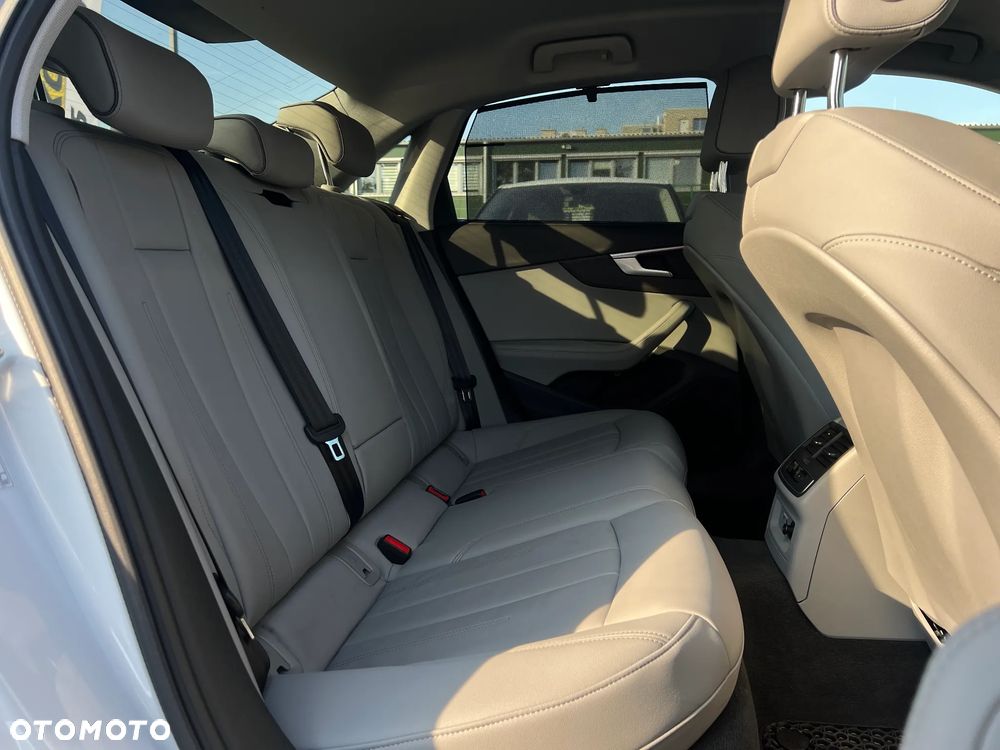 Audi A4 Limousine - 30