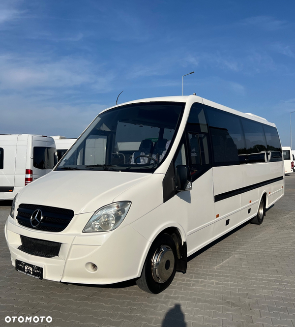 Mercedes-Benz Vario 818