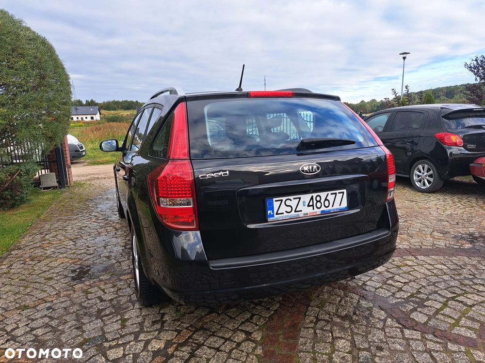 Kia Ceed 1.4 CVVT Dream-Team Edition - 10