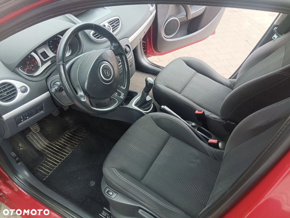Renault Clio 1.2 16V 75 Dynamique - 9