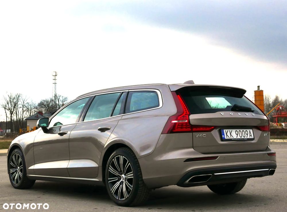 Volvo V60 B5 B AWD Inscription - 4