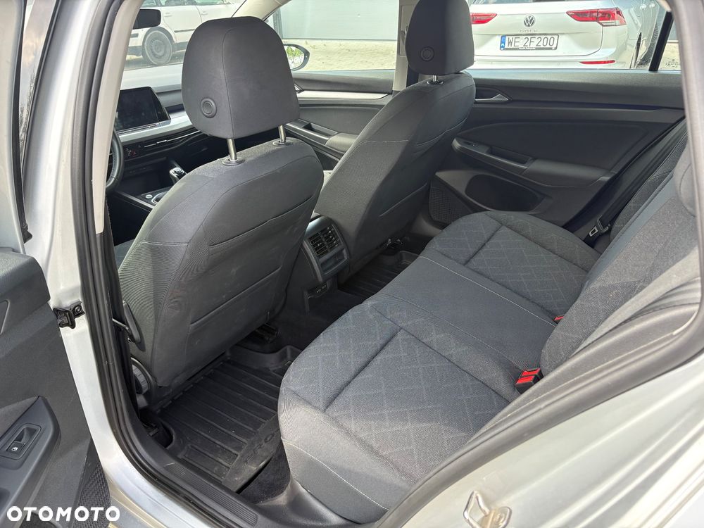 Volkswagen Golf - 8