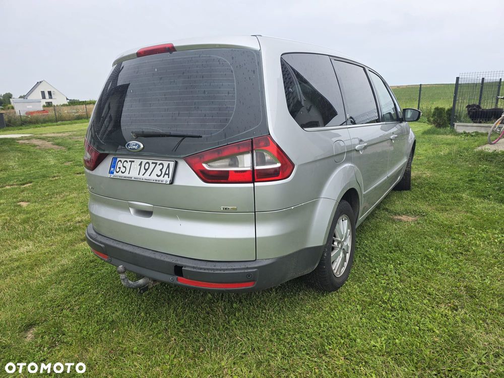 Ford Galaxy - 4