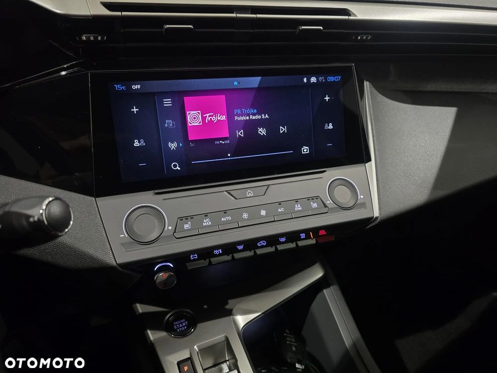 Peugeot 408 - 13