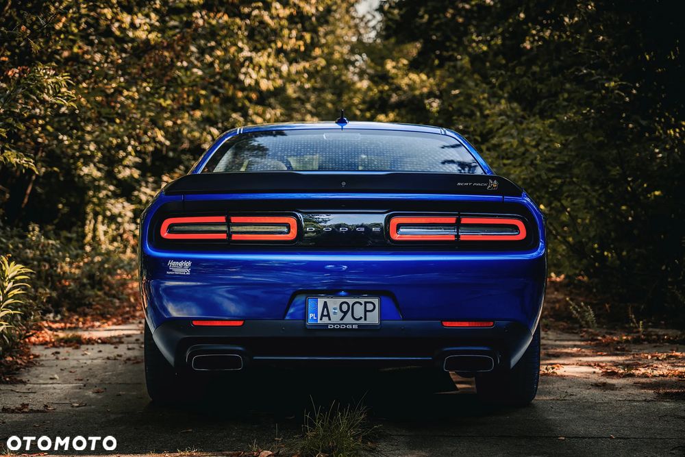 Dodge Challenger - 15