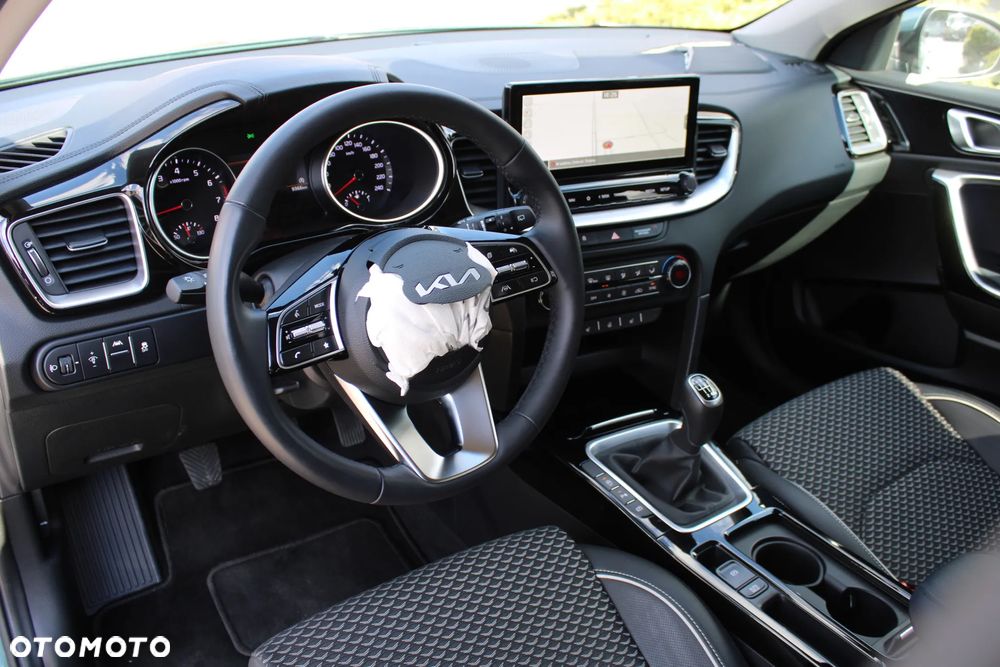 Kia Ceed 1.5 T-GDI Tribute - 17