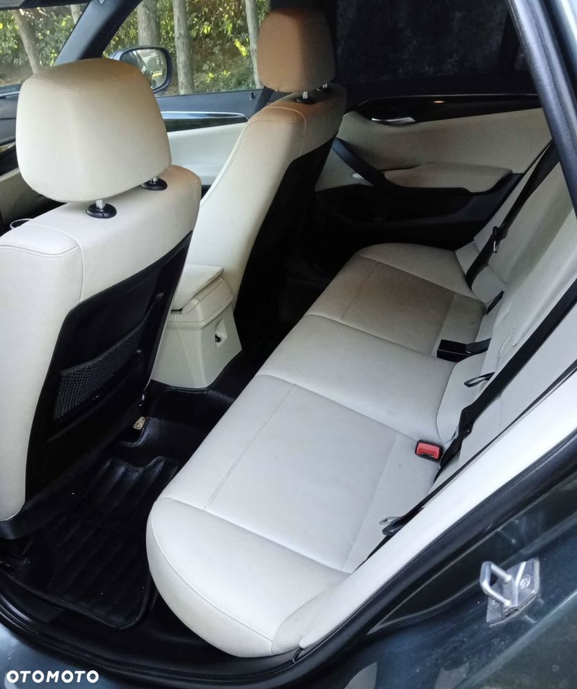 BMW X1 xDrive20d - 9
