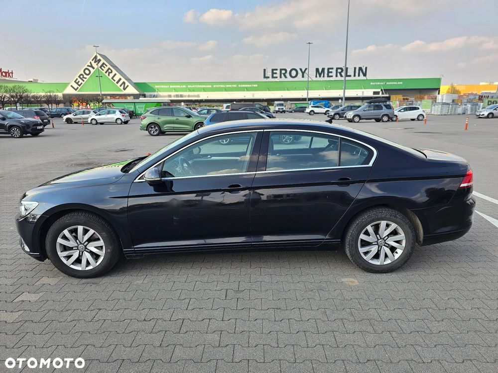 Volkswagen Passat - 11