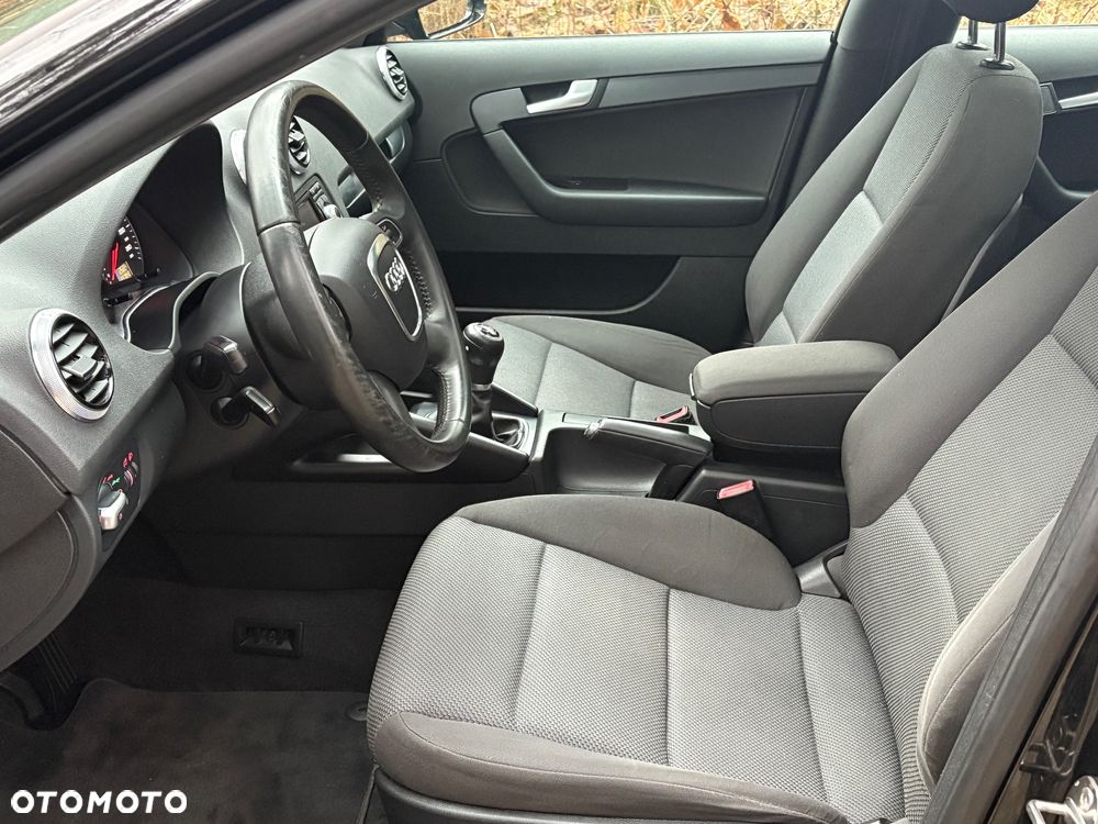 Audi A3 Sportback 2.0 TDI DPF S line Sportpaket - 13