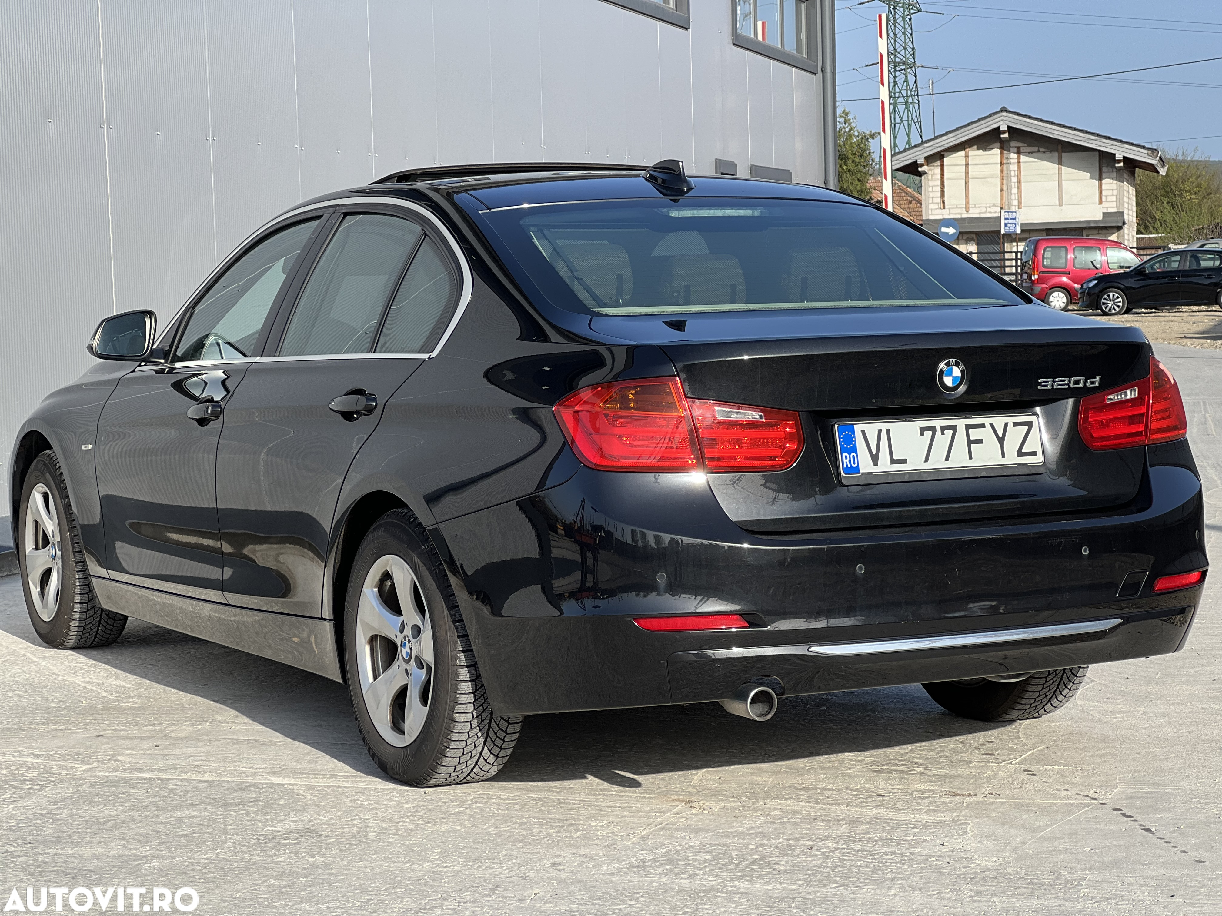 BMW Seria 3 320d Aut. Luxury Line - 7