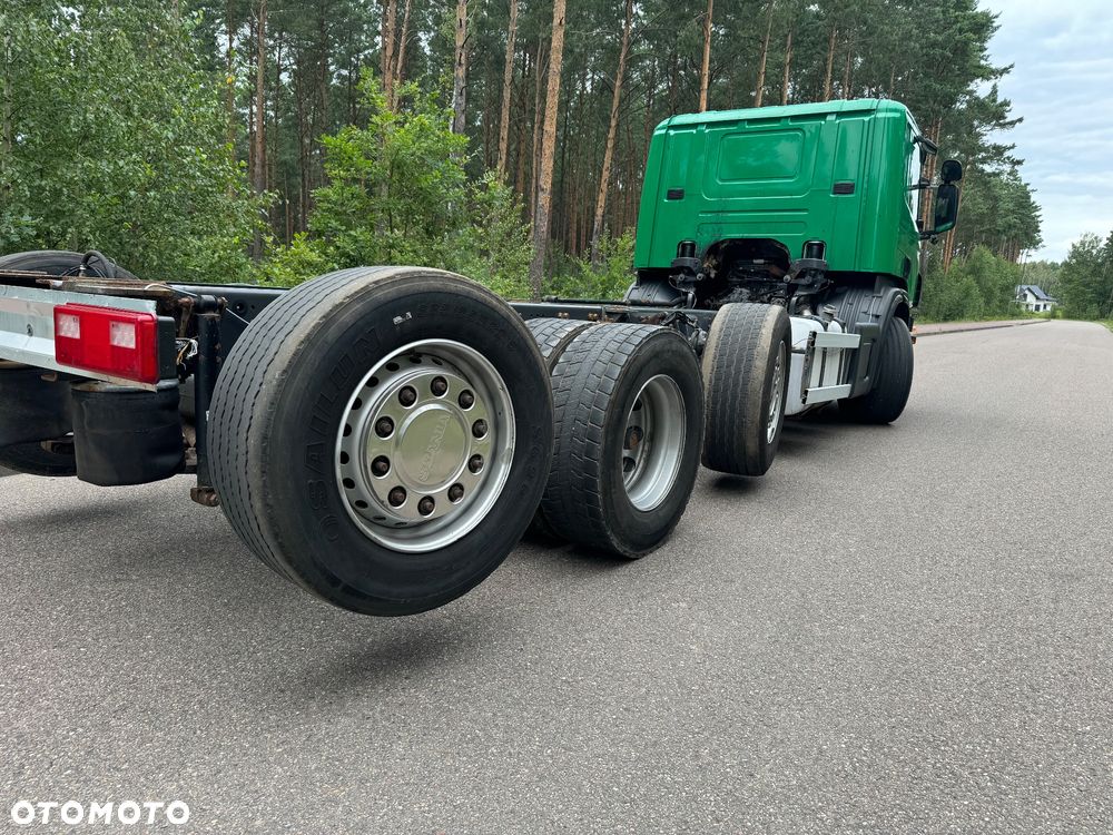 Scania P360 8X2 - 2