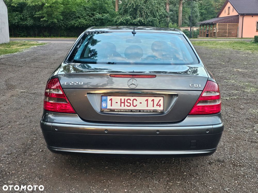 Mercedes-Benz Klasa E - 32