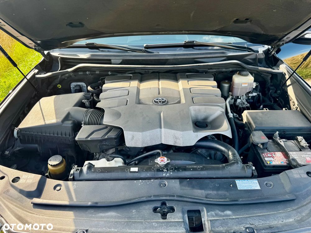 Toyota Land Cruiser - 13