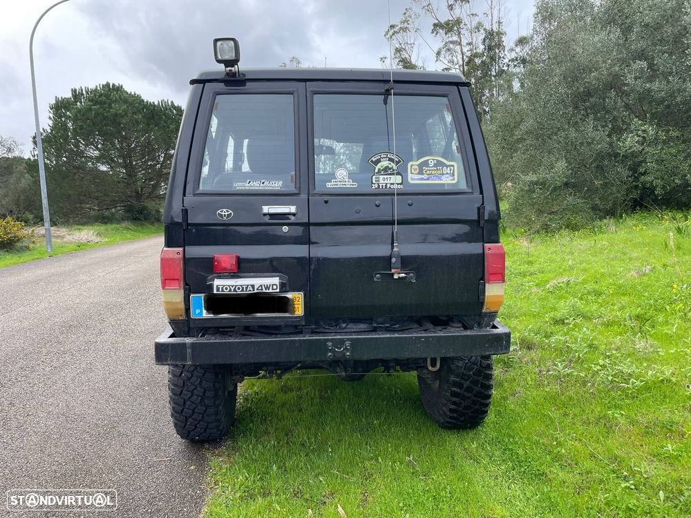 Toyota Land Cruiser - 4