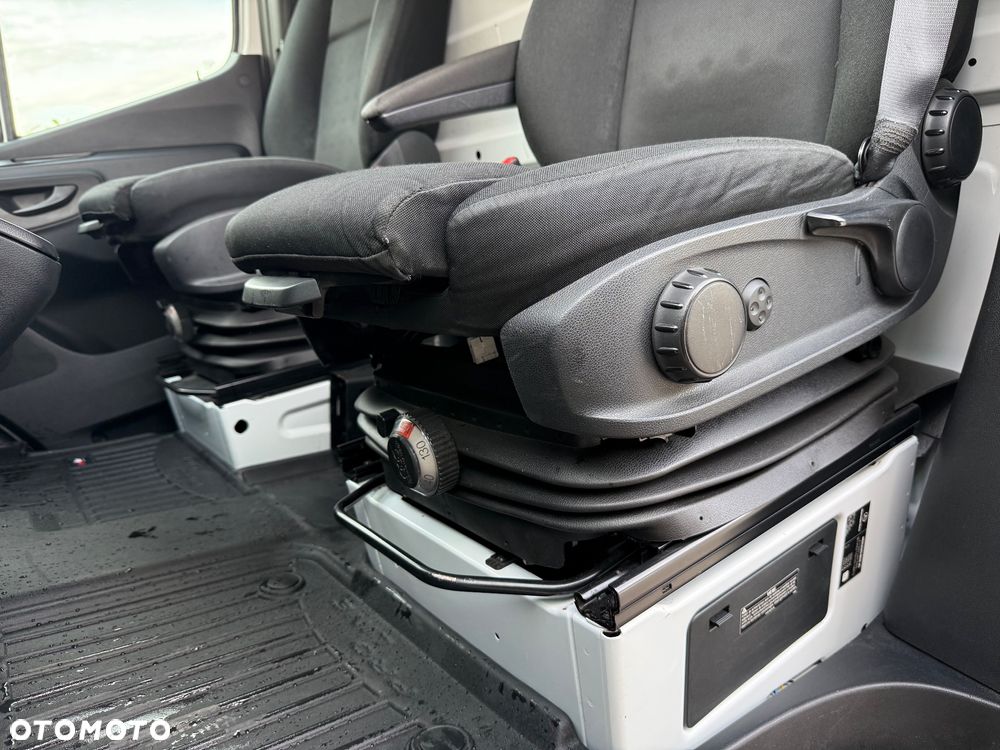 Mercedes-Benz SPRINTER - 23