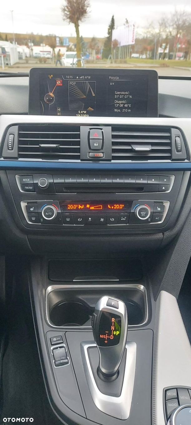 BMW Seria 3 335i xDrive M Sport - 21