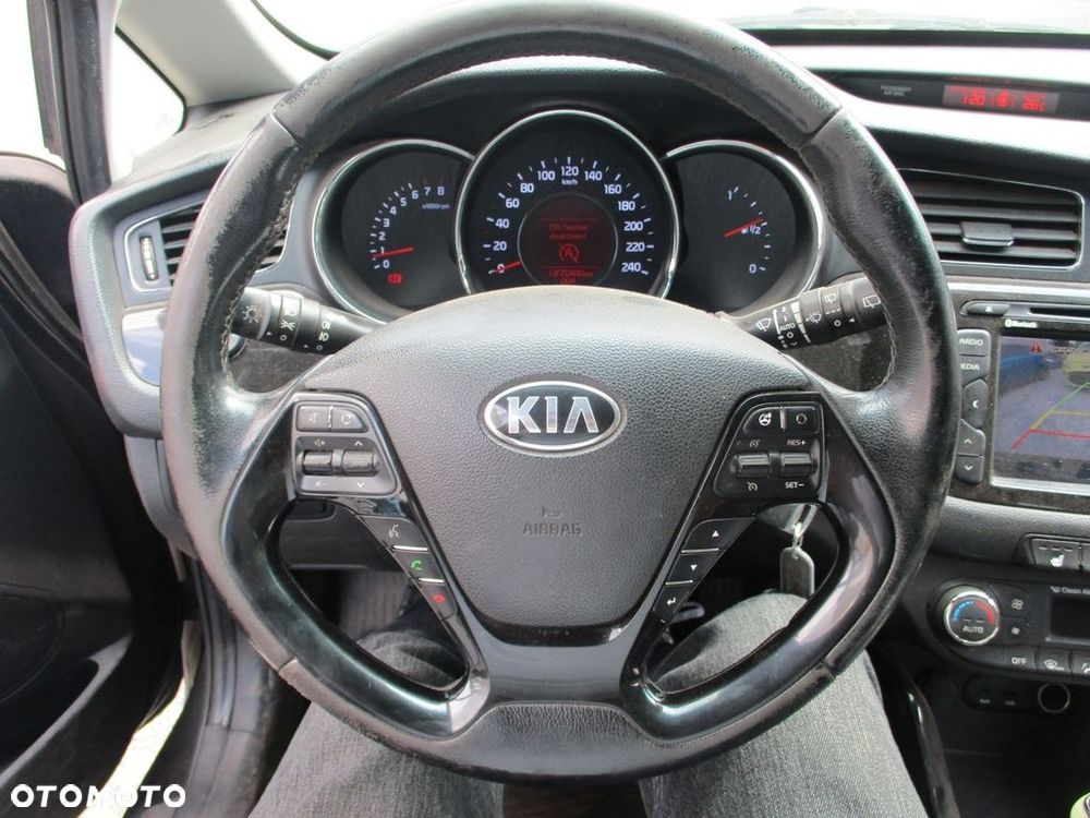 Kia Ceed - 7