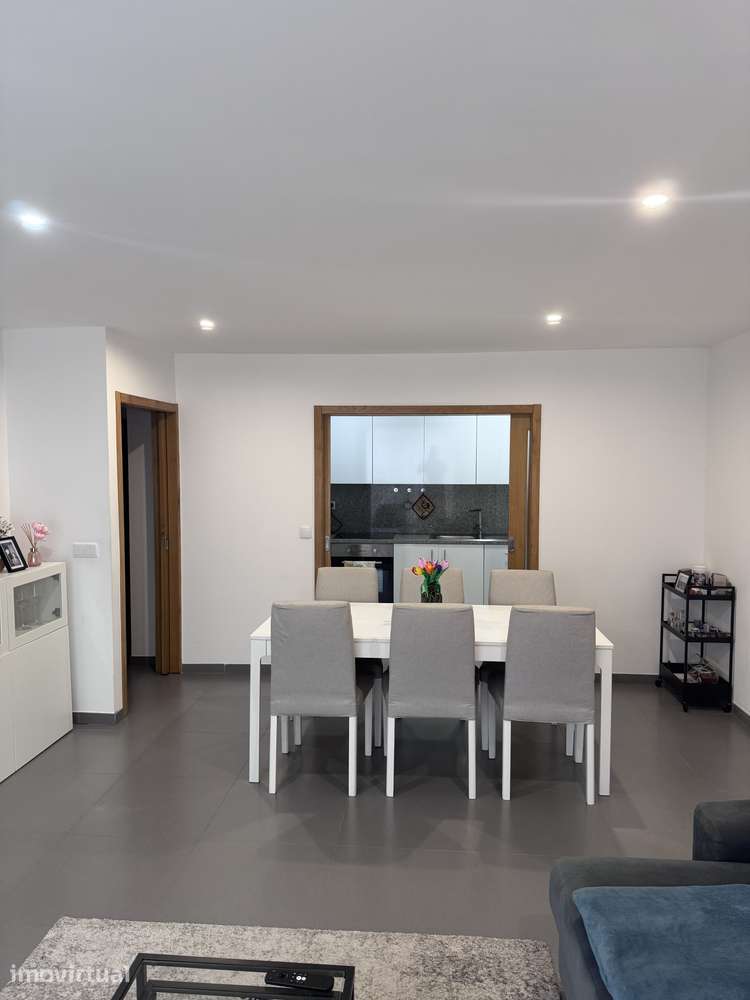 Apartamento T2 com garagem e terraço na Maia - Grande imagem: 4/6