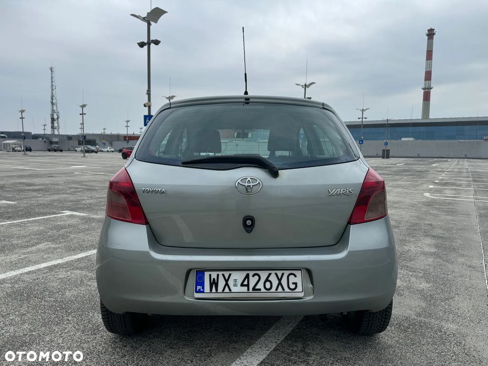 Toyota Yaris 1.0 Terra A/C - 4