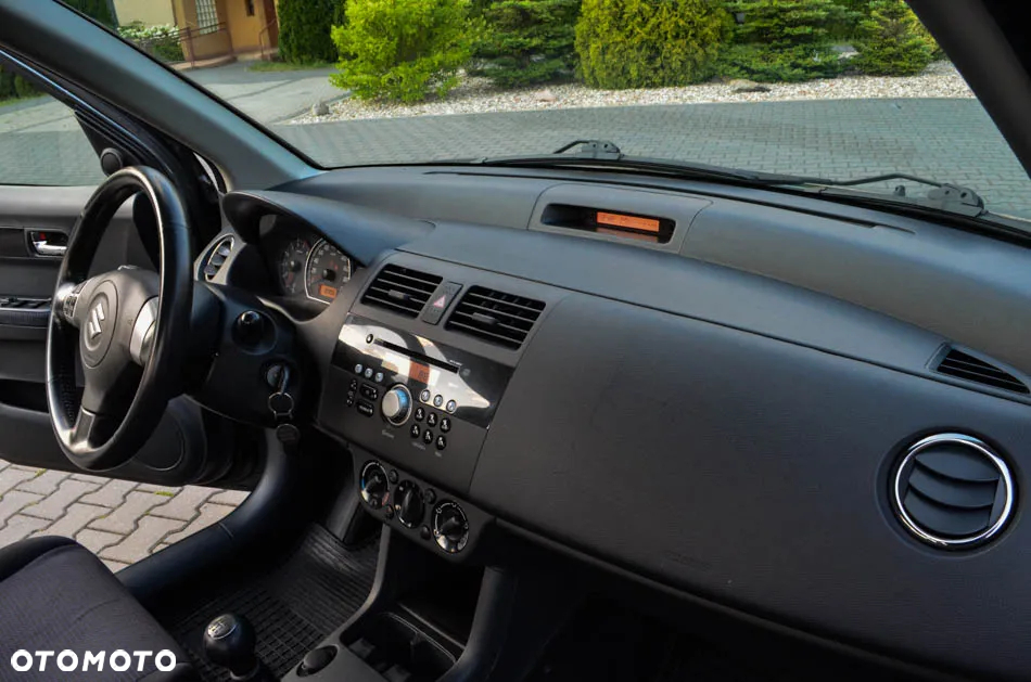 Suzuki Swift 1.3 4x4 Comfort - 37
