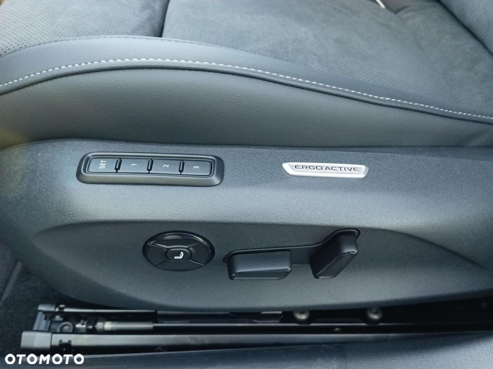 Volkswagen Passat - 14