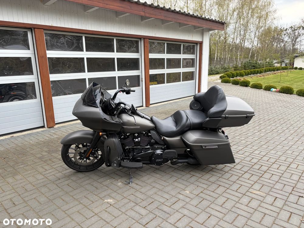 Harley-Davidson Touring Road Glide - 2