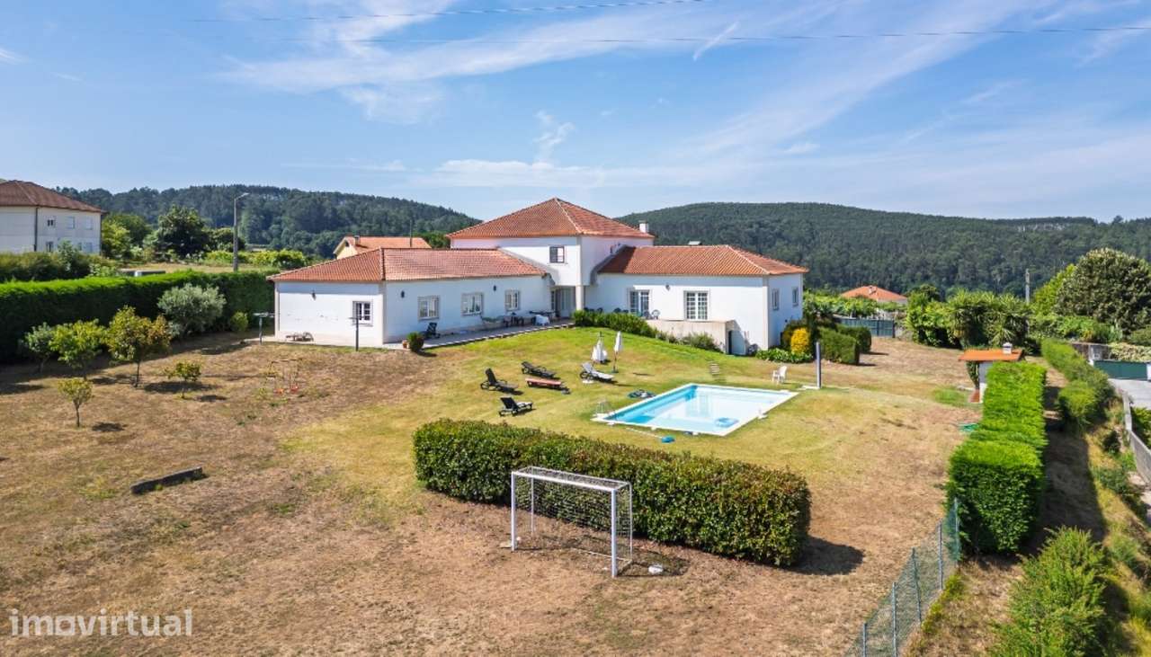 Moradia V8 com piscina para venda em Paredes de Coura - Grande imagem: 2/25