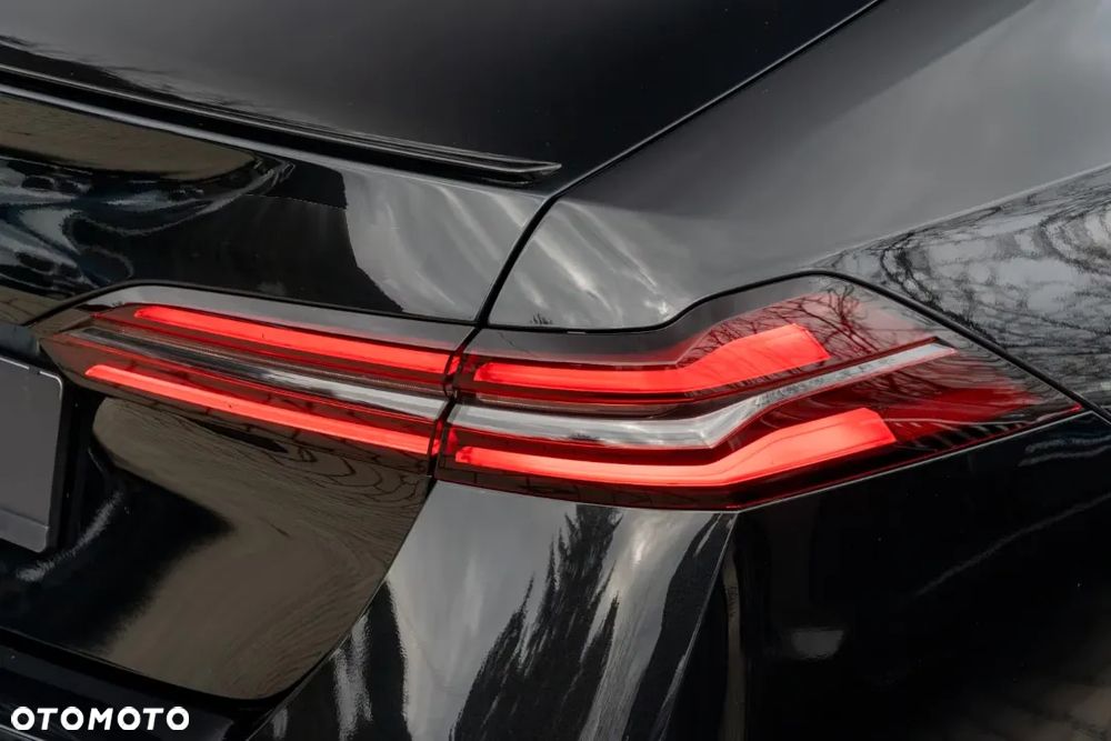 BMW Seria 5 520i mHEV M Sport - 11