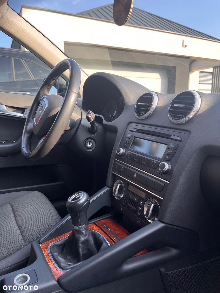 Audi A3 Sportback 1.6 TDI DPF Ambiente - 10