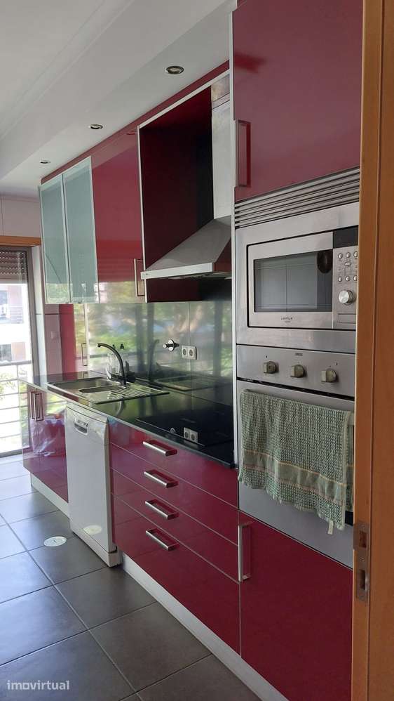 T3 com garagem junto ao Glicínias Plaza e Universidade de Aveiro - Grande imagem: 3/9