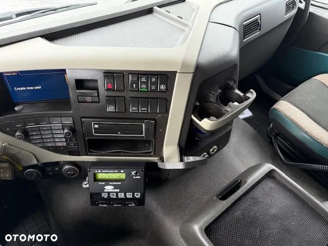 Volvo FM 330 Chłodnia 23palety Super Stan - 9