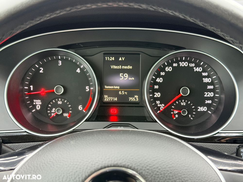 Volkswagen Passat Variant 2.0 TDI (BlueMotion Technology) Trendline - 29