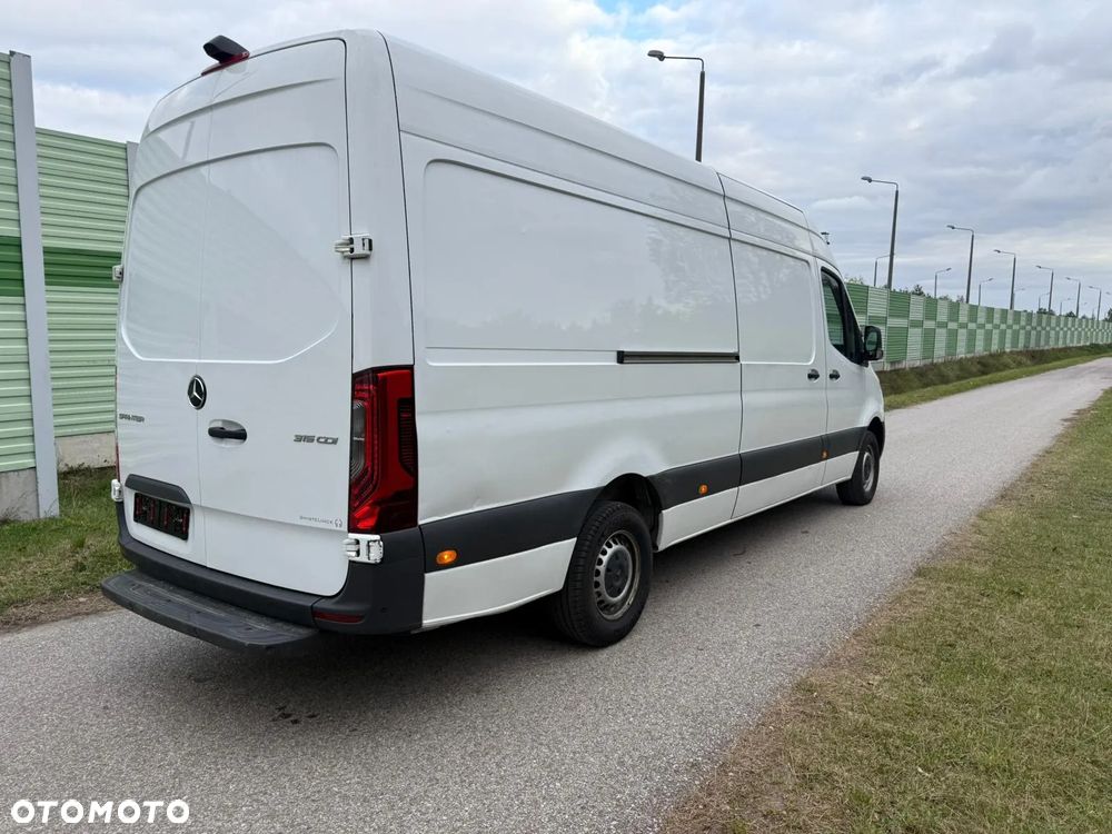 Mercedes-Benz Sprinter L4H2 - 9